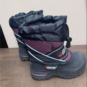 Baffin Toddler Boots Sz US 6 Purple & Black color